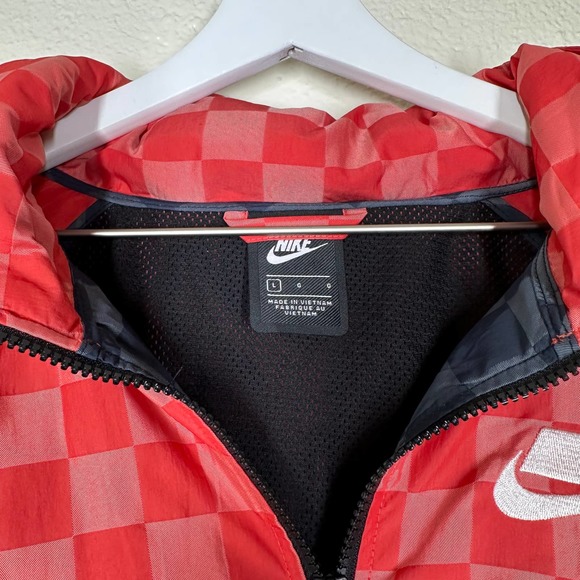 NIKE NSW Windrunner Checkered Black Red Jacket L - Picture 9 of 12